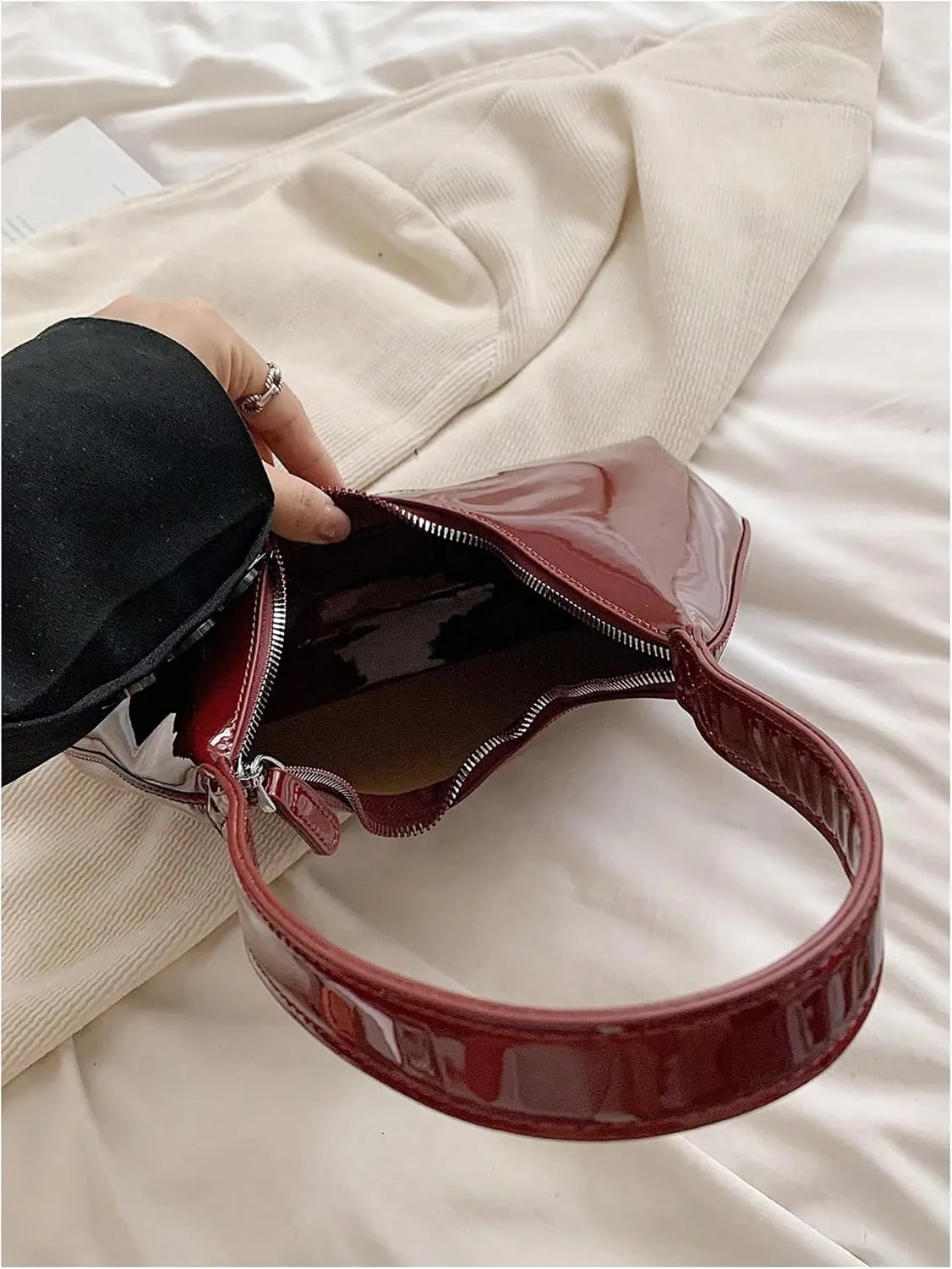 QWINEE Women's Y2K Shoulder Bags Retro Handbags Patent Leather Purses Zipper Crescent Clutch Top Handle Underarm Bag