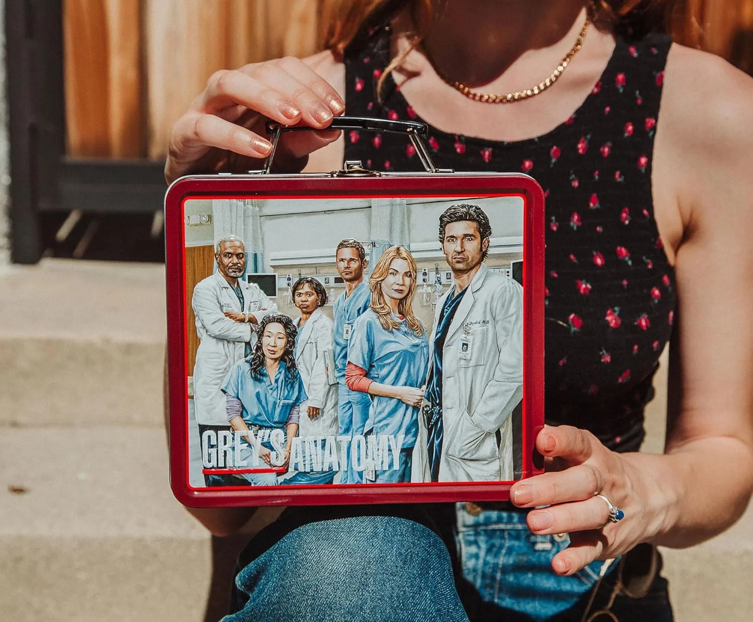 Retro Style Metal Tin Lunch Box Tote | Reusable Bag, Storage Organizer Container, Bento Box Accessories | Official TV Show Collectible | 8 x 7 x 4 Inches