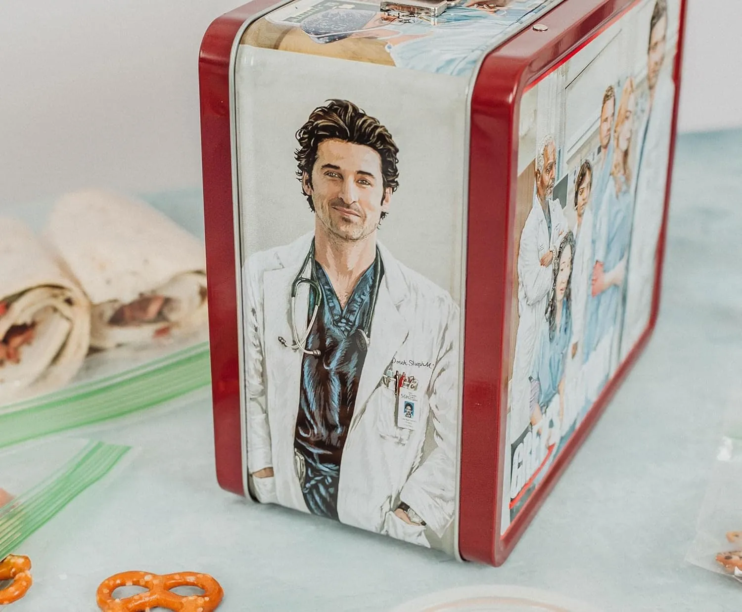 Retro Style Metal Tin Lunch Box Tote | Reusable Bag, Storage Organizer Container, Bento Box Accessories | Official TV Show Collectible | 8 x 7 x 4 Inches