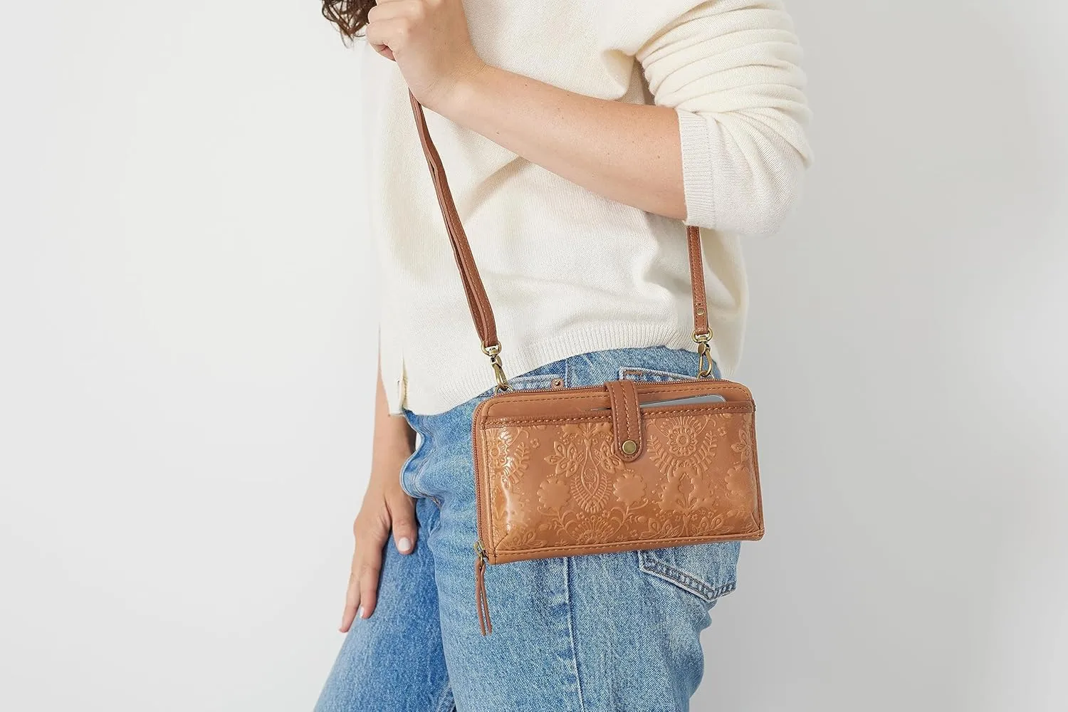 The Sak Iris Smartphone Crossbody Purse - Women's Cellphone Bag & Wallet For Everyday - Convertible Wristlet With Zipper