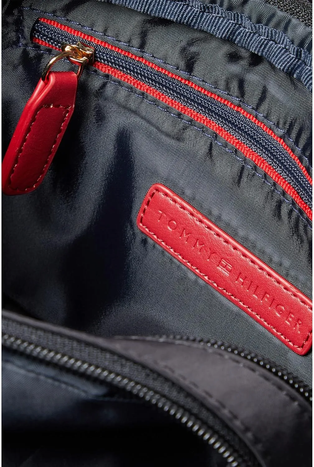 Tommy Hilfiger Cynthia II - Camera Crossbody - Smooth Nylon