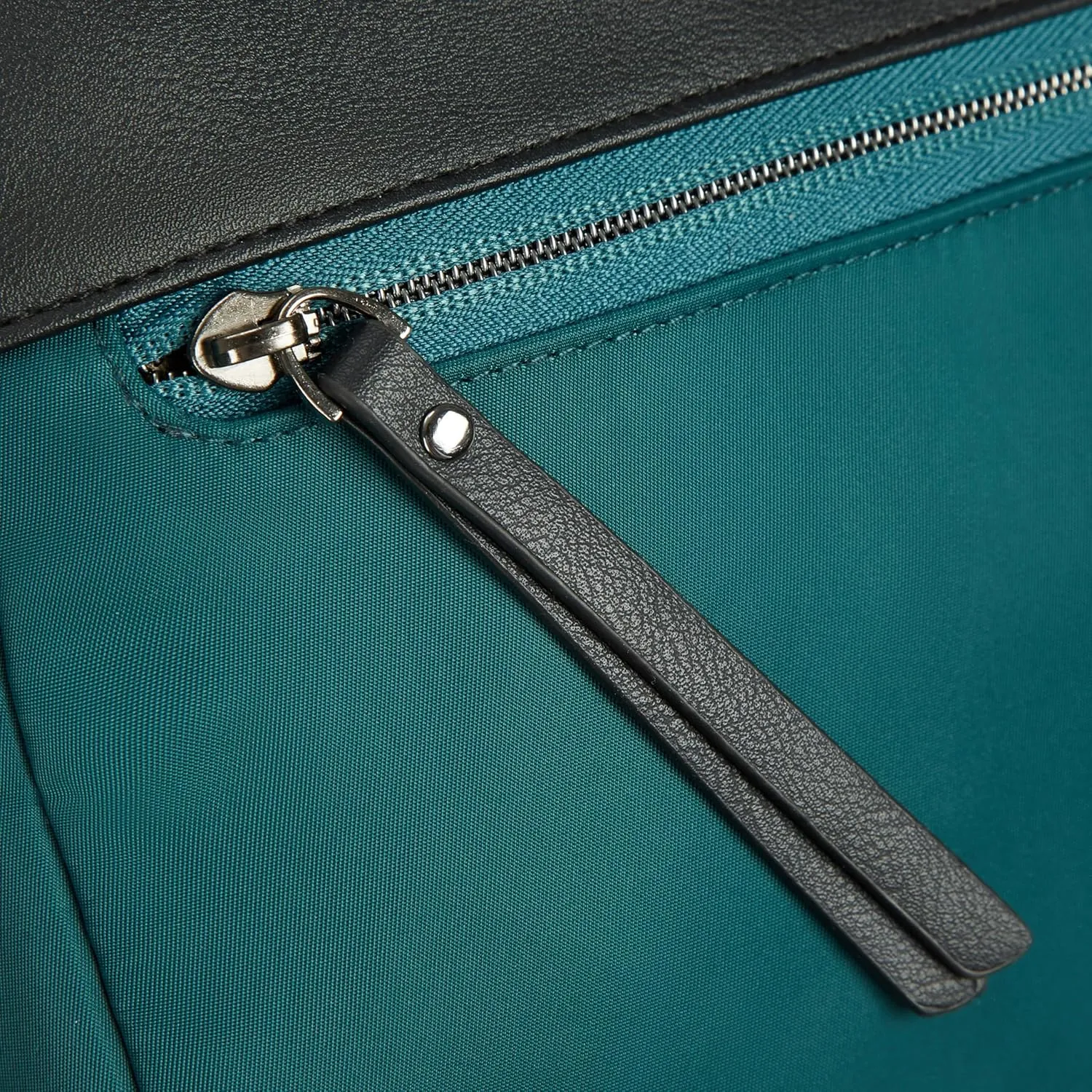 Travelon Anti-Theft Addison Small Crossbody